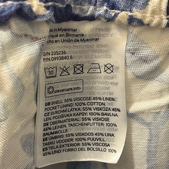 H&M Floral Flowy Shorts - Picture 3 of 3